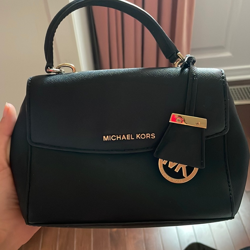 COPY - Michael kors hand back small